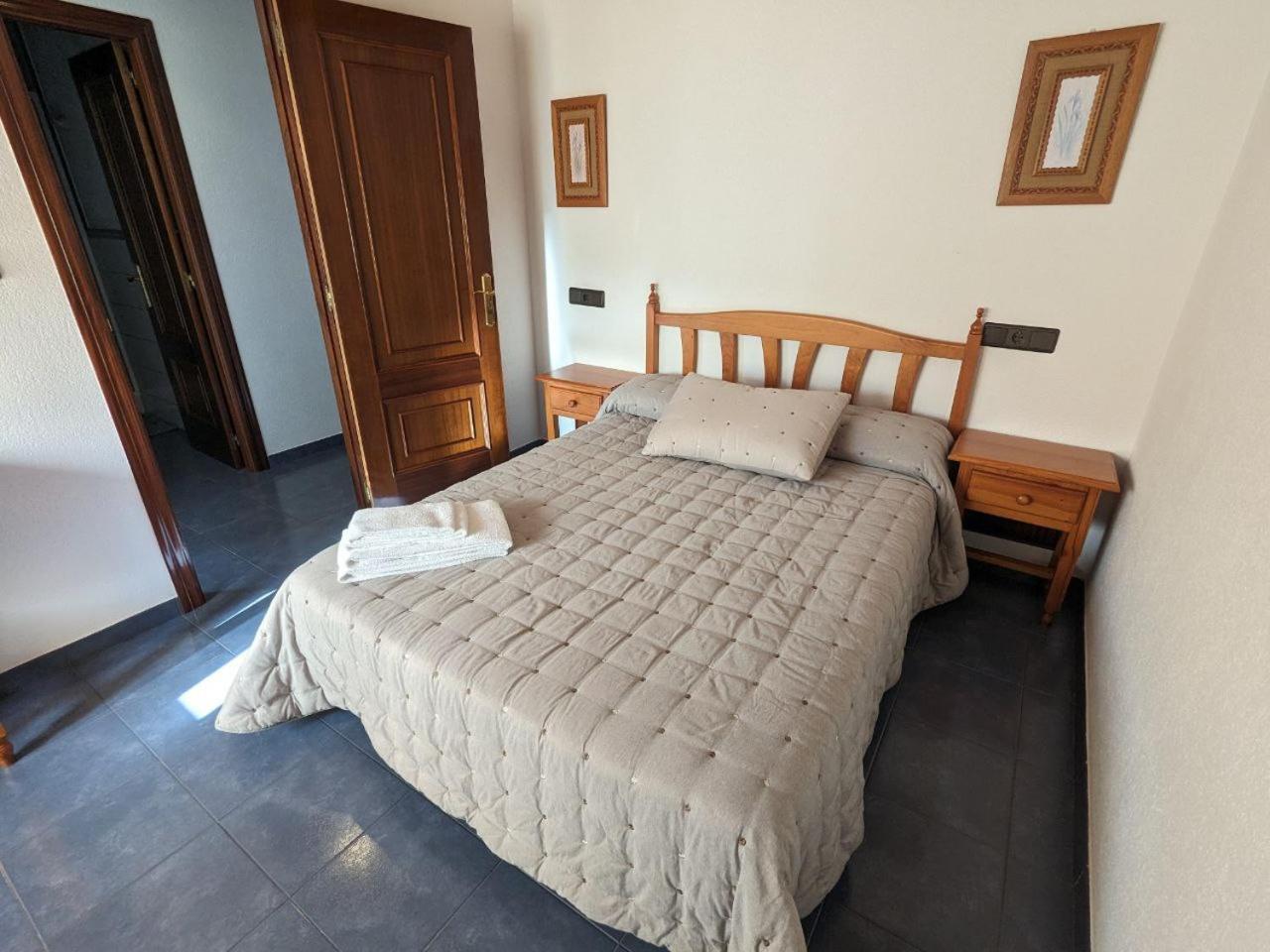 Hotel Vivienda Turistica Vacacional Maricarmen Arou Exterior foto